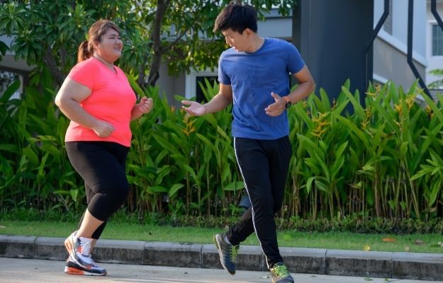 a couple is running on the street | Type 2 Diabetes | Epigenetic Markers May Show Which Type 2 Diabetes Patients Can Tolerate Metformin
