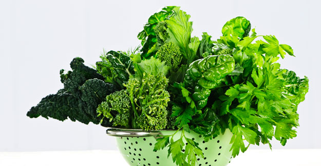 green-leafy-vegetables-in-strainer | Reduce Calorie Intake | X Best Ways To Disturb Methylation Expression